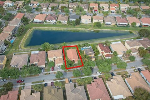 House in Homestead, Florida 3 bedrooms, 137.77 sq.m. № 1867932 - photo 22
