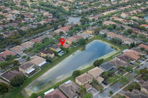 House in Homestead, Florida 3 bedrooms, 137.77 sq.m. № 1867932 - photo 25