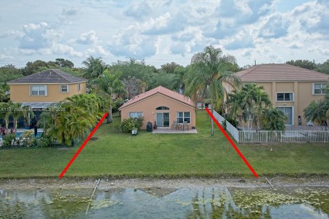 House in Homestead, Florida 3 bedrooms, 137.77 sq.m. № 1867932 - photo 27