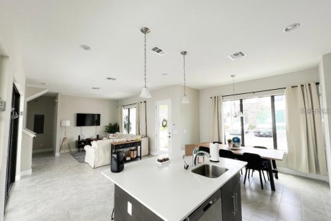 Condo in Davenport, Florida, 3 bedrooms  № 1900619 - photo 2