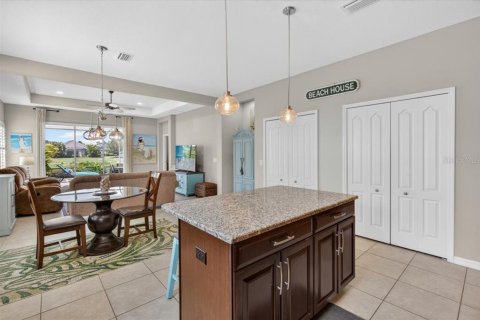 House in Venice, Florida 4 bedrooms, 204.57 sq.m. № 2151005 - photo 21
