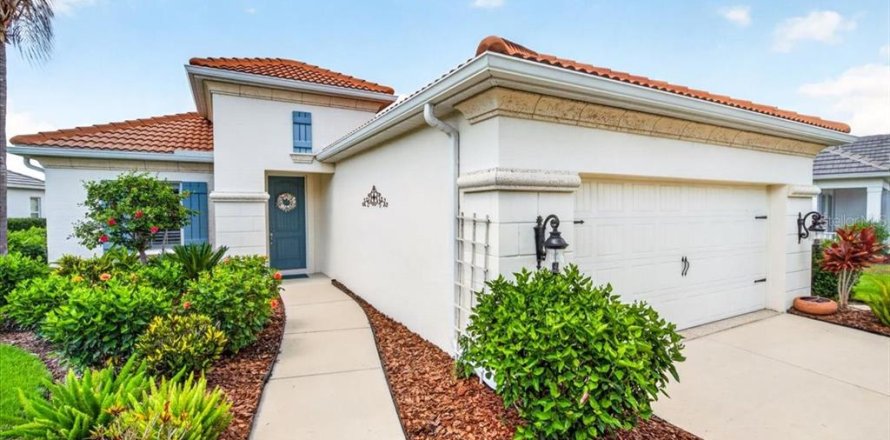 House in Venice, Florida 4 bedrooms, 204.57 sq.m. № 2151005