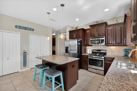 House in Venice, Florida 4 bedrooms, 204.57 sq.m. № 2151005 - photo 20