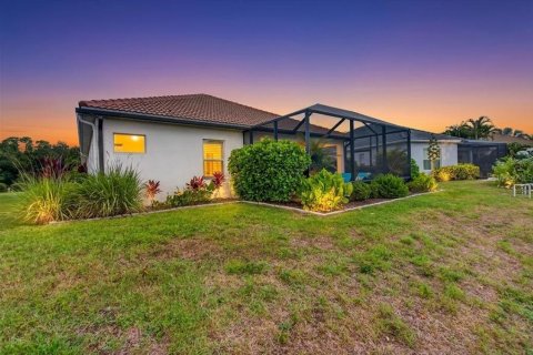 House in Venice, Florida 4 bedrooms, 204.57 sq.m. № 2151005 - photo 5