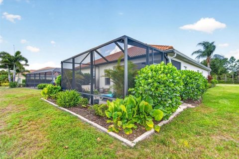 House in Venice, Florida 4 bedrooms, 204.57 sq.m. № 2151005 - photo 7