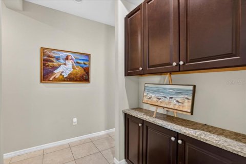 House in Venice, Florida 4 bedrooms, 204.57 sq.m. № 2151005 - photo 30