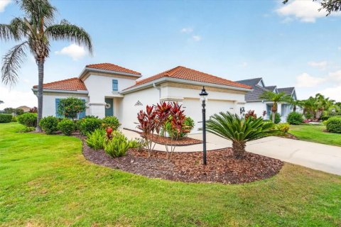 House in Venice, Florida 4 bedrooms, 204.57 sq.m. № 2151005 - photo 2