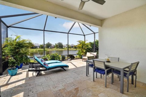 House in Venice, Florida 4 bedrooms, 204.57 sq.m. № 2151005 - photo 9