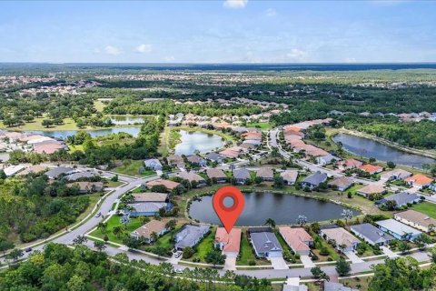 House in Venice, Florida 4 bedrooms, 204.57 sq.m. № 2151005 - photo 15