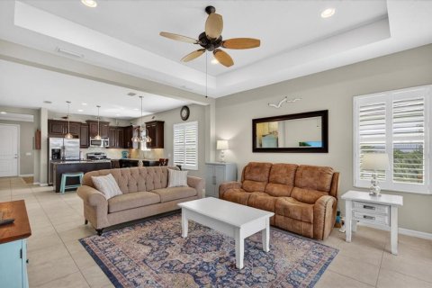 House in Venice, Florida 4 bedrooms, 204.57 sq.m. № 2151005 - photo 27