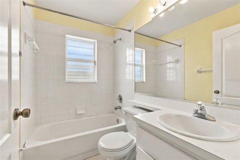 Villa ou maison à vendre à Brandon, Floride: 3 chambres, 135.36 m2 № 2413743 - photo 11