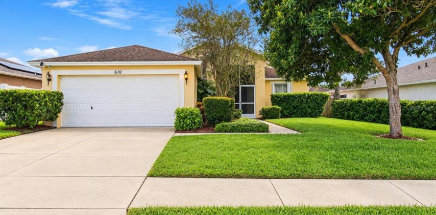 Villa ou maison à Brandon, Floride 3 chambres, 135.36 m2 № 2413743