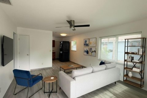 House in Largo, Florida 2 bedrooms, 76.09 sq.m. № 2196584 - photo 4