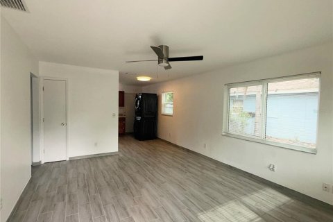 House in Largo, Florida 2 bedrooms, 76.09 sq.m. № 2196584 - photo 5