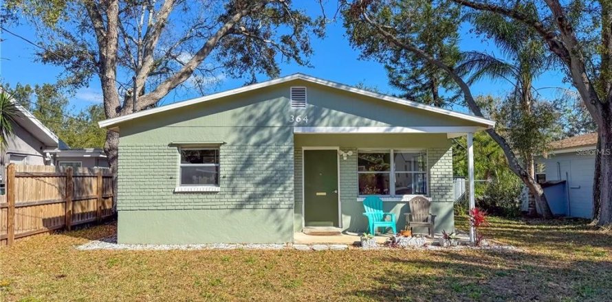 House in Largo, Florida 2 bedrooms, 76.09 sq.m. № 2196584