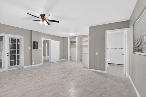 Villa ou maison à vendre à Fort Myers, Floride: 4 chambres, 184.32 m2 № 2350223 - photo 15