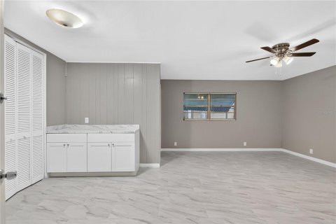 Villa ou maison à vendre à Fort Myers, Floride: 4 chambres, 184.32 m2 № 2350223 - photo 14