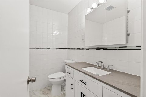 Villa ou maison à vendre à Fort Myers, Floride: 4 chambres, 184.32 m2 № 2350223 - photo 20