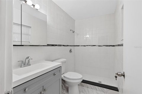 Villa ou maison à vendre à Fort Myers, Floride: 4 chambres, 184.32 m2 № 2350223 - photo 17