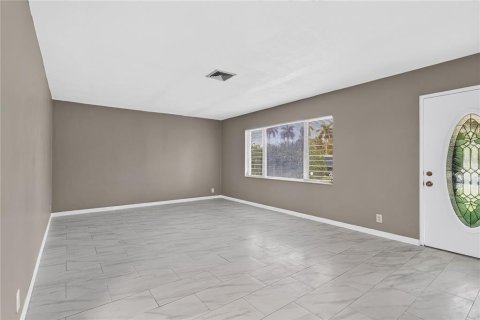 Villa ou maison à vendre à Fort Myers, Floride: 4 chambres, 184.32 m2 № 2350223 - photo 6