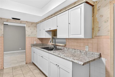 Villa ou maison à vendre à Fort Myers, Floride: 4 chambres, 184.32 m2 № 2350223 - photo 13