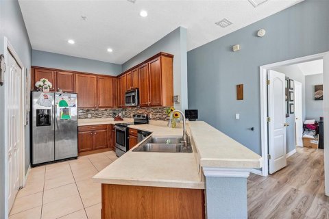 Condo in Orlando, Florida, 2 bedrooms  № 1918536 - photo 15