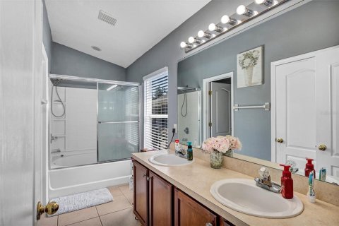 Condo in Orlando, Florida, 2 bedrooms  № 1918536 - photo 9