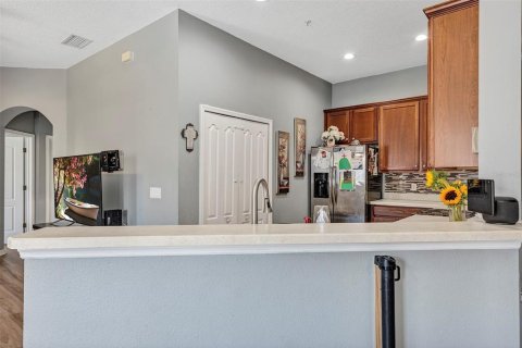 Condo in Orlando, Florida, 2 bedrooms  № 1918536 - photo 10