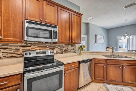 Condo in Orlando, Florida, 2 bedrooms  № 1918536 - photo 17