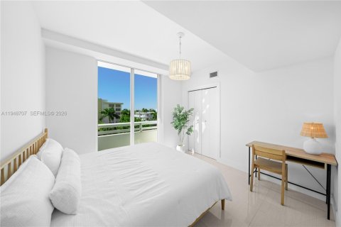 Снять в аренду кондоминиум в Бей-Харбор-Айлендс, Флорида 2 спальни, 111.67м2, № 2005065 - фото 22