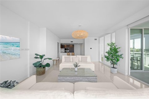 Снять в аренду кондоминиум в Бей-Харбор-Айлендс, Флорида 2 спальни, 111.67м2, № 2005065 - фото 8