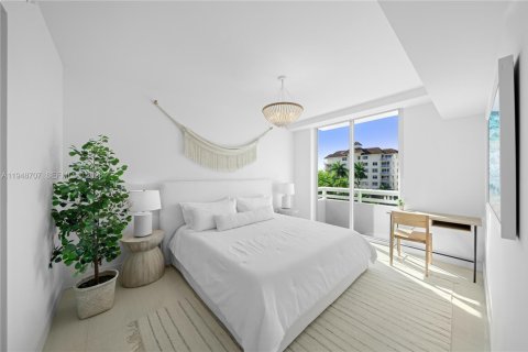 Снять в аренду кондоминиум в Бей-Харбор-Айлендс, Флорида 2 спальни, 111.67м2, № 2005065 - фото 16