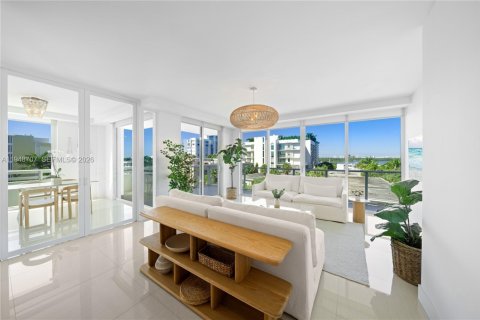 Снять в аренду кондоминиум в Бей-Харбор-Айлендс, Флорида 2 спальни, 111.67м2, № 2005065 - фото 6