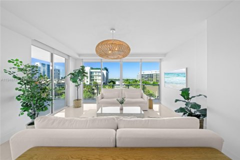 Снять в аренду кондоминиум в Бей-Харбор-Айлендс, Флорида 2 спальни, 111.67м2, № 2005065 - фото 5