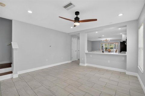 Townhouse in Riverview, Florida 3 bedrooms, 152.36 sq.m. № 2100821 - photo 9