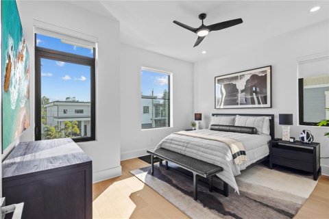 Villa ou maison à vendre à Tampa, Floride: 5 chambres, 320.51 m2 № 2138383 - photo 2