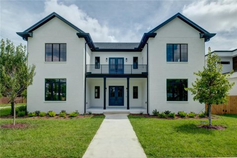 Villa ou maison à Tampa, Floride 5 chambres, 320.51 m2 № 2138383