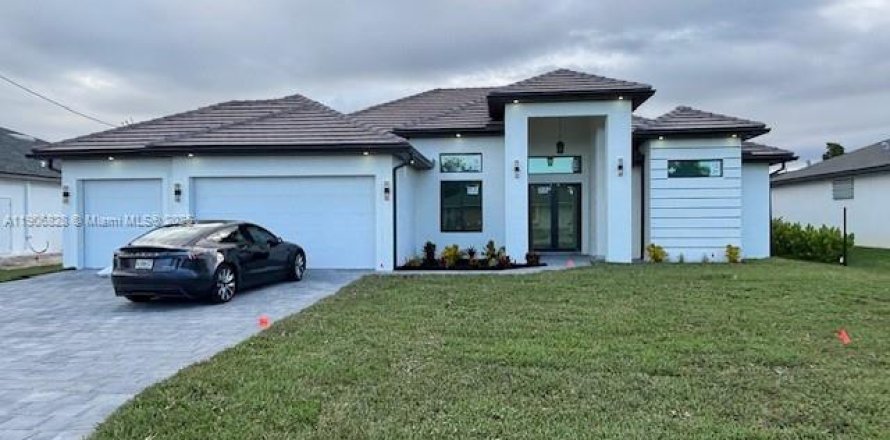 Casa en Cape Coral, Florida 4 dormitorios, 207.73 m2 № 1965798