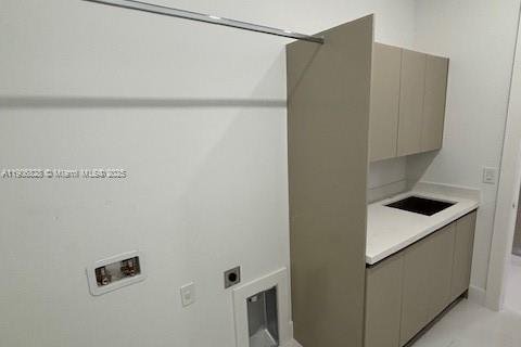 Casa en venta en Cape Coral, Florida, 4 dormitorios, 207.73 m2 № 1965798 - foto 12