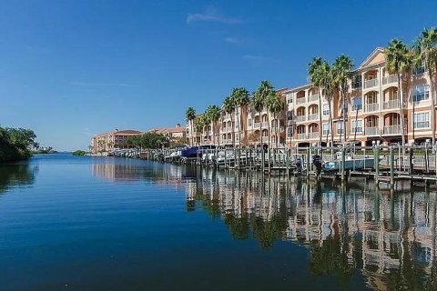 Condo in Tampa, Florida, 1 bedroom  № 1839062 - photo 1