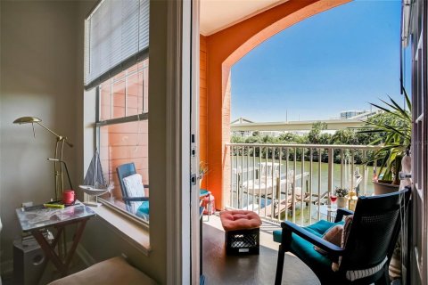 Condo in Tampa, Florida, 1 bedroom  № 1839062 - photo 15
