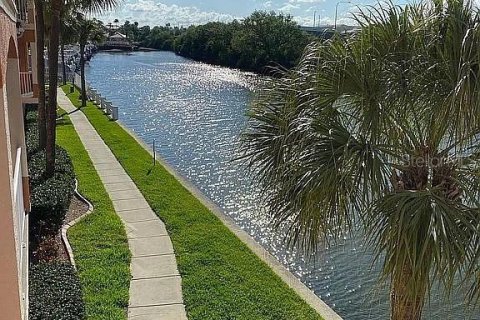 Condo in Tampa, Florida, 1 bedroom  № 1839062 - photo 27