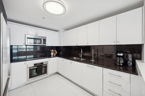 Condo in Miami Beach, Florida, 3 bedrooms  № 1965588 - photo 14