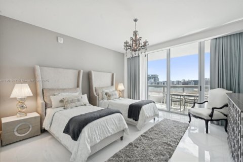 Condo in Miami Beach, Florida, 3 bedrooms  № 1965588 - photo 29