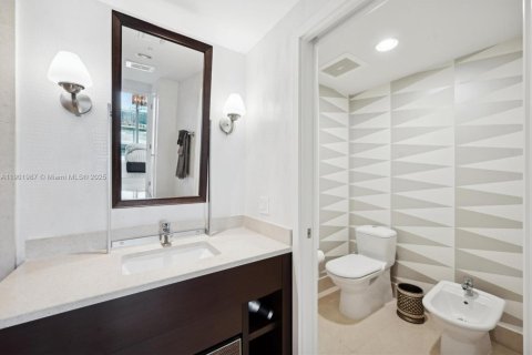 Condo in Miami Beach, Florida, 3 bedrooms  № 1965588 - photo 18