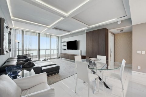 Condo in Miami Beach, Florida, 3 bedrooms  № 1965588 - photo 15