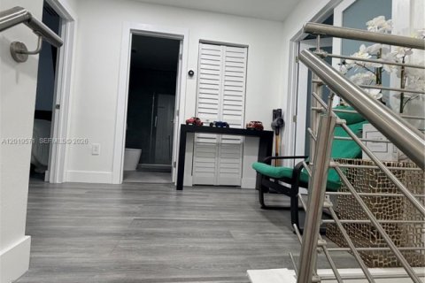 Villa ou maison à louer à Miami, Floride: 4 chambres, 170.94 m2 № 2085572 - photo 16