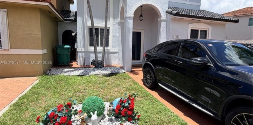 Villa ou maison à Miami, Floride 4 chambres, 170.94 m2 № 2085572