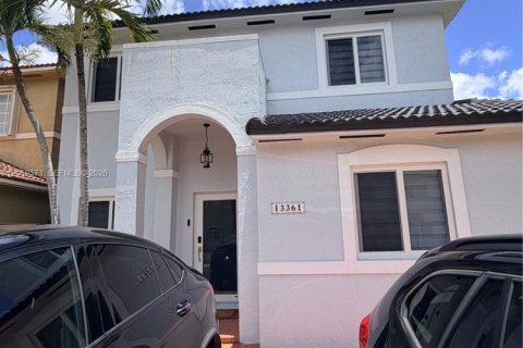 Villa ou maison à louer à Miami, Floride: 4 chambres, 170.94 m2 № 2085572 - photo 2
