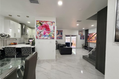 Villa ou maison à louer à Miami, Floride: 4 chambres, 170.94 m2 № 2085572 - photo 7